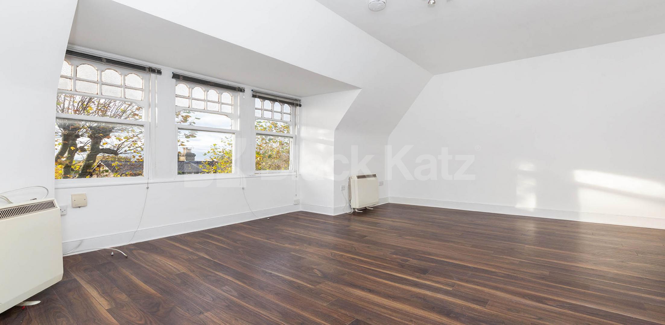 			VIRTUAL TOUR AVAILABLE!, 1 Bedroom, 1 bath, 1 reception Flat			 Tetherdown , Muswell Hill